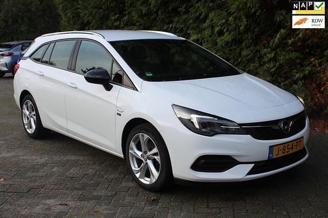 Wit Occasion 2020 Opel Astra Edition Stationwagen | € 4.750 - Afbeelding 1/4