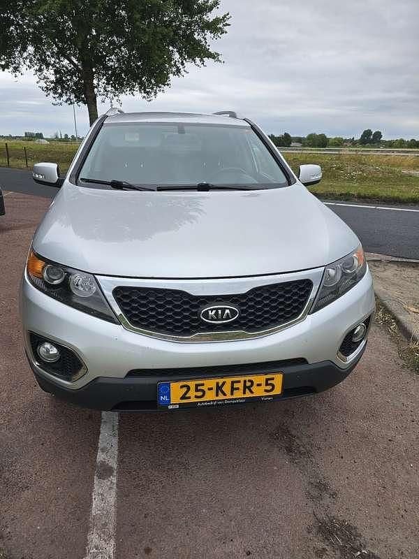 Grijs Gebruikt 2009 Kia Sorento SUV | € 4.750 (Eerlijke prijs) - Afbeelding 1/4
