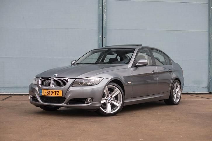 Grijs Occasion 2010 BMW 318 Executive Sedan | € 9.995 - Afbeelding 1/4