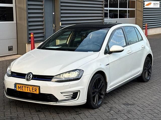 Wit Occasion 2015 VW Golf VII GTE Hatchback | € 6.500 (Eerlijke prijs) - Afbeelding 1/4