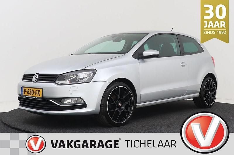 Grijs Gebruikt 2016 VW Polo Highline Hatchback | € 8.899 (Eerlijke prijs) - Afbeelding 1/3