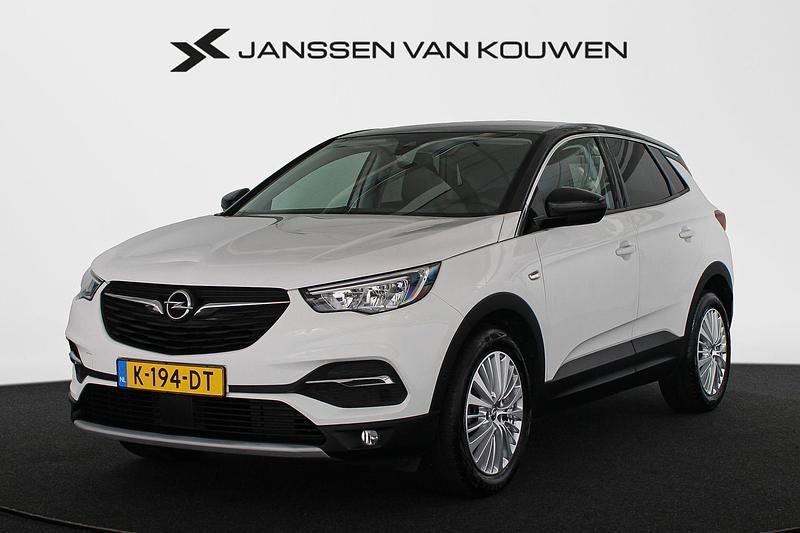 Wit Occasion 2020 Opel Grandland X Innovation SUV | € 17.945 (Eerlijke prijs) - Afbeelding 1/4