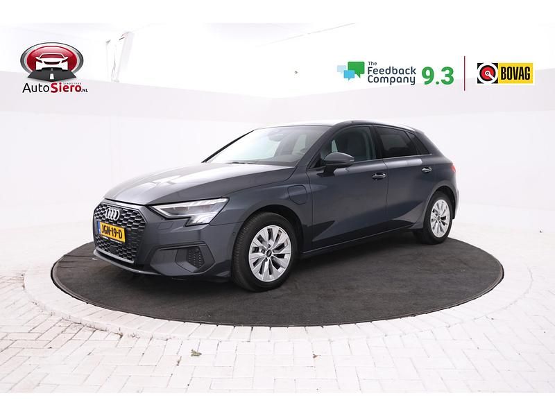 Grijs Gebruikt 2021 Audi A3 Sportback e-tron Hatchback | € 24.999 - Afbeelding 1/4