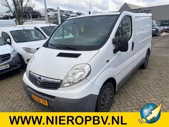 Wit Gebruikt 2010 Opel Vivaro Van | € 3.250 (Iets duurder) - Afbeelding 1/4