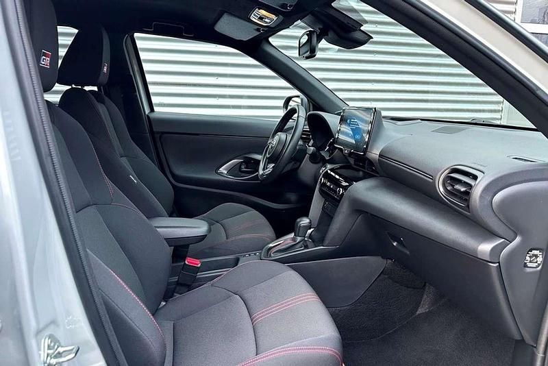 Occasion Toyota Yaris Cross Sport 92 PK (67 kW) 2023 Grijs SUV