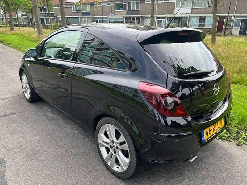 Zwart Gebruikt 2011 Opel Corsa MPV | € 2.999 (Goede deal) - Afbeelding 1/4