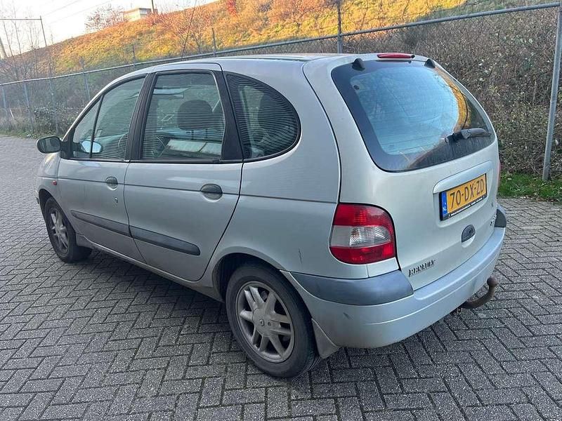 Occasion Renault Scénic 139 PK (102 kW) 2000 Grijs MPV