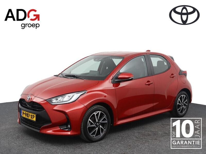 Rood Gebruikt 2022 Toyota Yaris Hatchback | € 17.900 (Eerlijke prijs) - Afbeelding 1/4