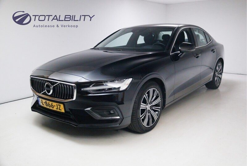 Zwart Gebruikt 2021 Volvo S60 Inscription Sedan | € 26.450 (Eerlijke prijs) - Afbeelding 1/4