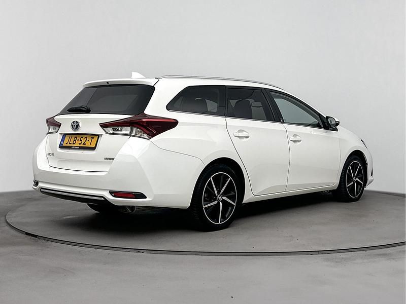 Occasion Toyota Auris Plus 2025 Wit Hatchback