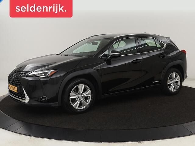 Zwart Gebruikt 2019 Lexus UX 250h SUV | € 23.900 (Goede deal) - Afbeelding 1/4