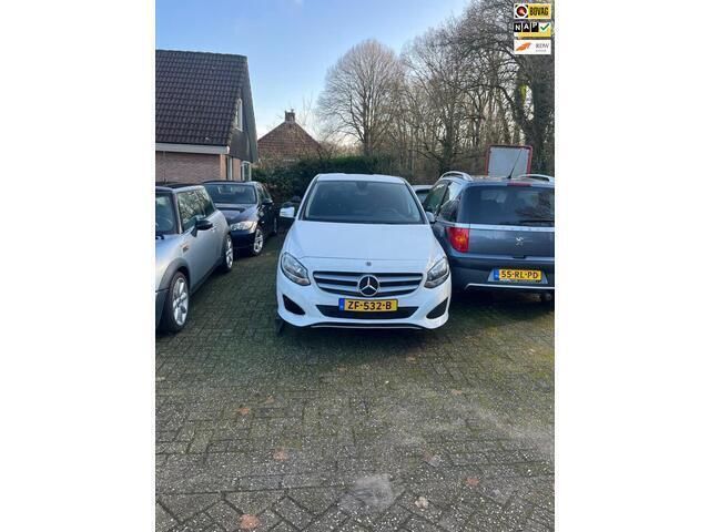 Wit Gebruikt 2019 Mercedes B220 Ambition MPV | € 4.700 (Super prijs) - Afbeelding 1/4