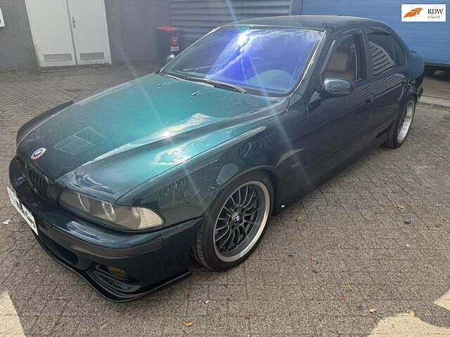 Groen, metallic lak Gebruikt 1998 BMW 540 Sedan | € 12.750 - Afbeelding 1/4