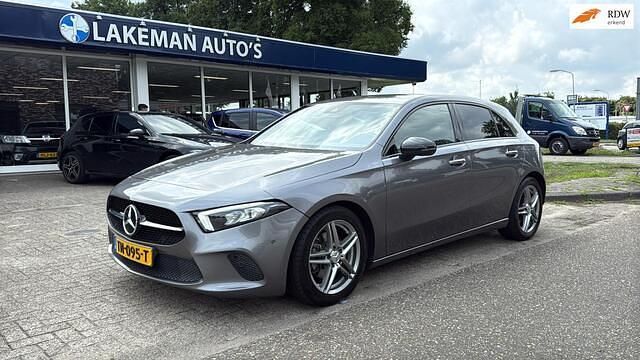 Grijs Gebruikt 2018 Mercedes A200 Premium Hatchback | € 27.950 (Duur) - Afbeelding 1/4