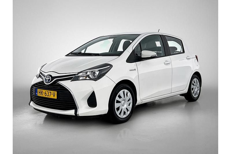 Wit Gebruikt 2015 Toyota Yaris Hybrid Hatchback | € 12.945 (Eerlijke prijs) - Afbeelding 1/1