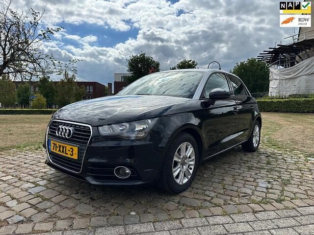 Zwart Gebruikt 2012 Audi A1 Sportback Hatchback | € 8.250 (Iets duurder) - Afbeelding 1/4
