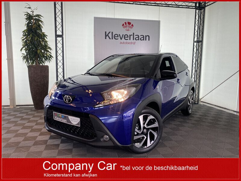Blauw Gebruikt 2024 Toyota Aygo Pulse Hatchback | € 20.995 (Iets duurder) - Afbeelding 1/4