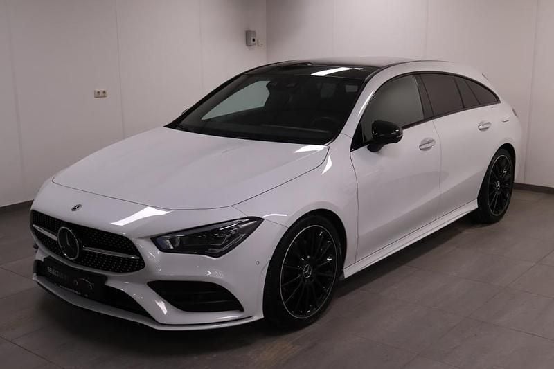 Occasion Mercedes CLA200 Shooting Brake AMG line 2022 Wit Stationwagen