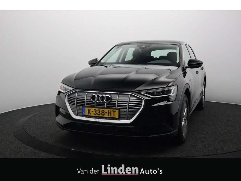 Zwart (metallic) Occasion 2020 Audi e-tron SUV | € 24.950 (Super prijs) - Afbeelding 1/4