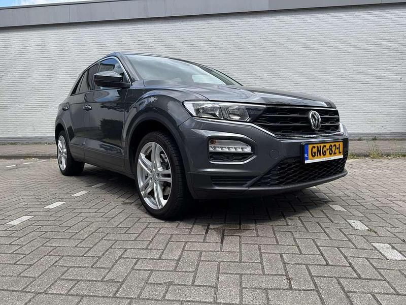 Grijs Gebruikt 2018 VW T-Roc Sport SUV | € 17.995 (Goede deal) - Afbeelding 1/4