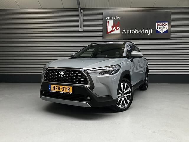 Grijs Gebruikt 2024 Toyota Corolla Cross Style SUV | € 36.500 (Eerlijke prijs) - Afbeelding 1/4