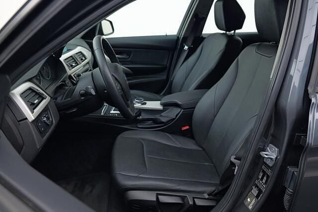 Occasion BMW 318 Executive 136 PK (100 kW) 2018 Grijs Stationwagen