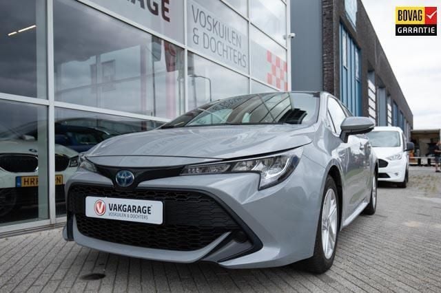 Grijs Gebruikt 2021 Toyota Corolla Active Stationwagen | € 21.950 (Eerlijke prijs) - Afbeelding 1/4
