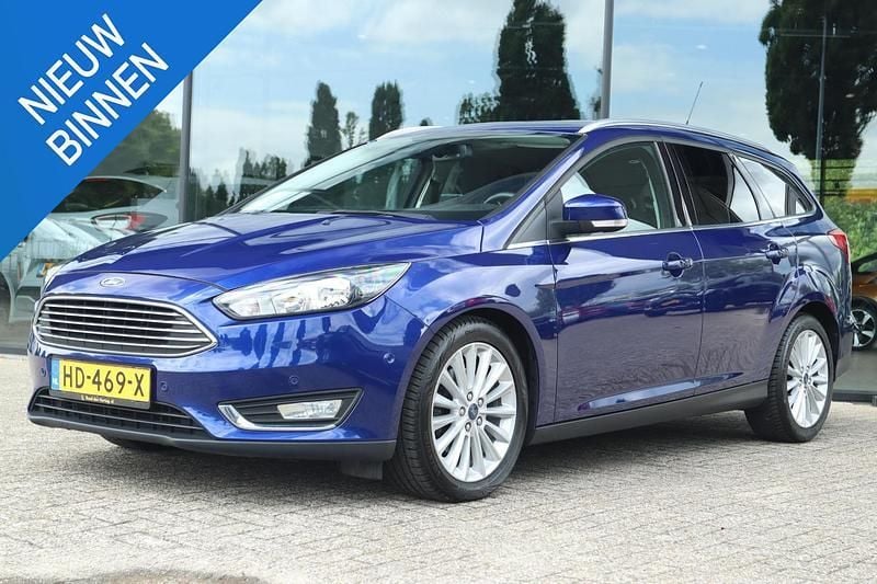 Blauw Gebruikt 2015 Ford Focus Titanium Stationwagen | € 12.750 (Iets duurder) - Afbeelding 1/4
