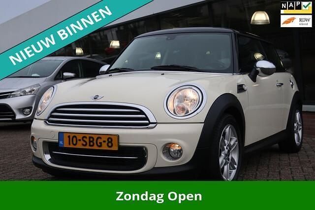 Wit Occasion 2011 Mini Cooper Hatchback | € 7.745 (Goede deal) - Afbeelding 1/4