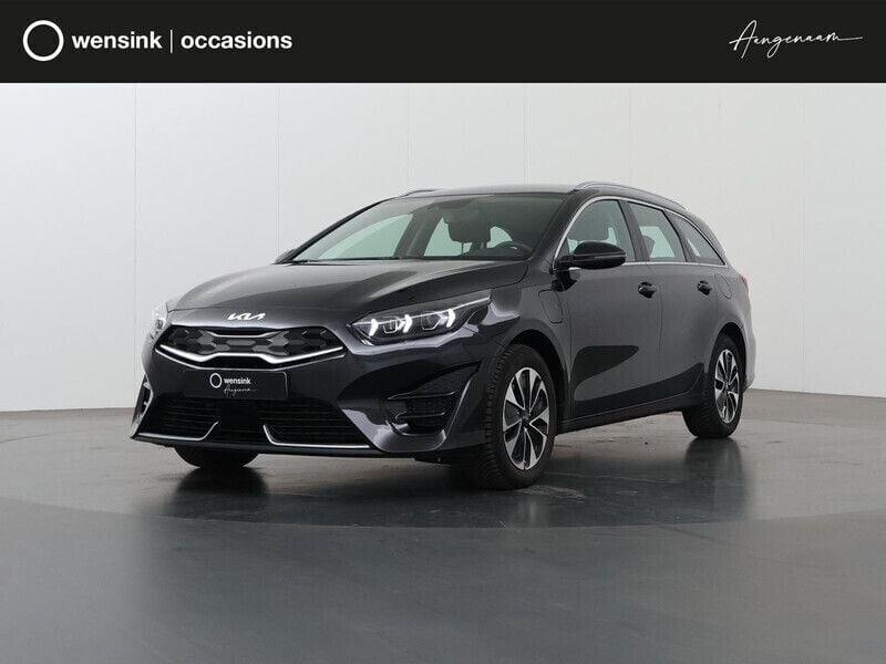 Zwart Gebruikt 2024 Kia Ceed Stationwagen | € 29.730 (Eerlijke prijs) - Afbeelding 1/4