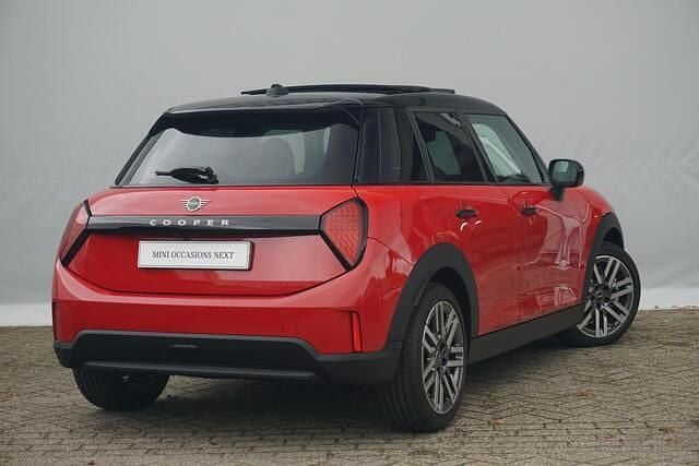 Rood Nieuw 2025 Mini Cooper Comfort Hatchback | € 38.600 (Goede deal) - Afbeelding 1/3
