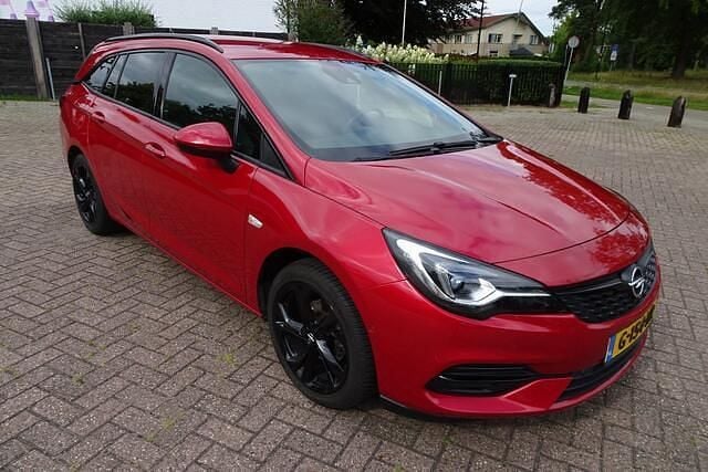Rood Gebruikt 2019 Opel Astra Elegance Stationwagen | € 11.485 (Goede deal) - Afbeelding 1/4