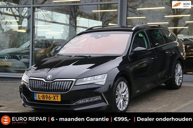 Zwart Occasion 2021 Skoda Superb Business Line Stationwagen | € 16.795 (Super prijs) - Afbeelding 1/4