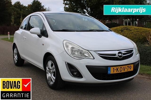 Wit Gebruikt 2013 Opel Corsa Edition Hatchback | € 5.650 (Iets duurder) - Afbeelding 1/4