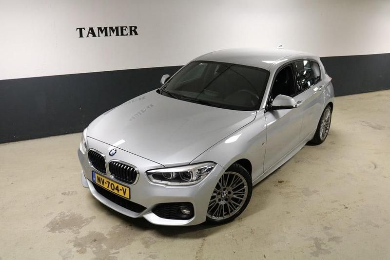 Occasion BMW 118 Executive 136 PK (100 kW) 2017 Grijs (metallic) Hatchback