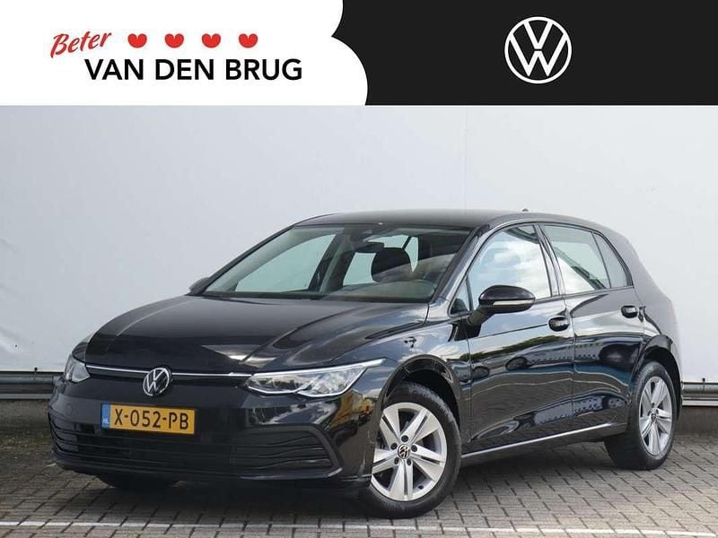 Zwart Gebruikt 2024 VW Golf VIII Life Hatchback | € 24.995 (Goede deal) - Afbeelding 1/3