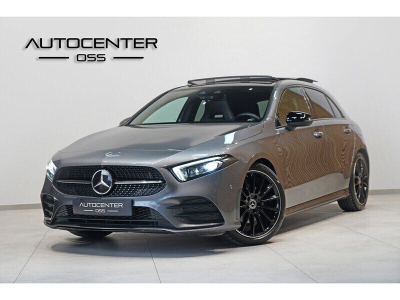 Grijs Gebruikt 2020 Mercedes A200 AMG Hatchback | € 34.895 - Afbeelding 1/3