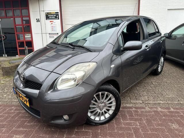 Grijs Gebruikt 2009 Toyota Yaris Comfort Hatchback | € 5.750 (Eerlijke prijs) - Afbeelding 1/4