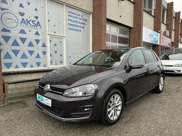 Grijs Gebruikt 2015 VW Golf VII LOUNGE Hatchback | € 14.650 (Eerlijke prijs) - Afbeelding 1/4
