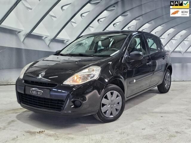 Zwart Gebruikt 2009 Renault Clio II Hatchback | € 2.799 (Eerlijke prijs) - Afbeelding 1/4