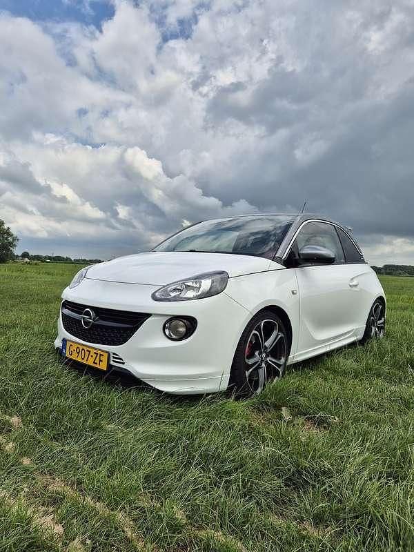 Wit Gebruikt 2017 Opel Adam S Hatchback | € 12.495 (Eerlijke prijs) - Afbeelding 1/4