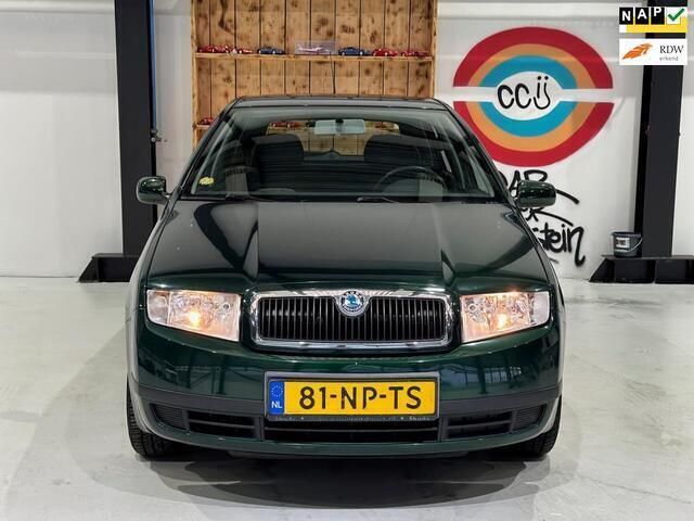 Groen Gebruikt 2004 Skoda Fabia Comfort Hatchback | € 2.499 (Iets duurder) - Afbeelding 1/4