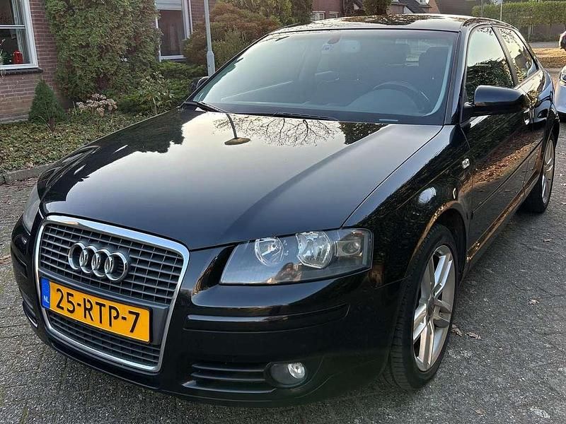 Zwart Gebruikt 2008 Audi A3 Ambiente Hatchback | € 3.499 (Eerlijke prijs) - Afbeelding 1/4