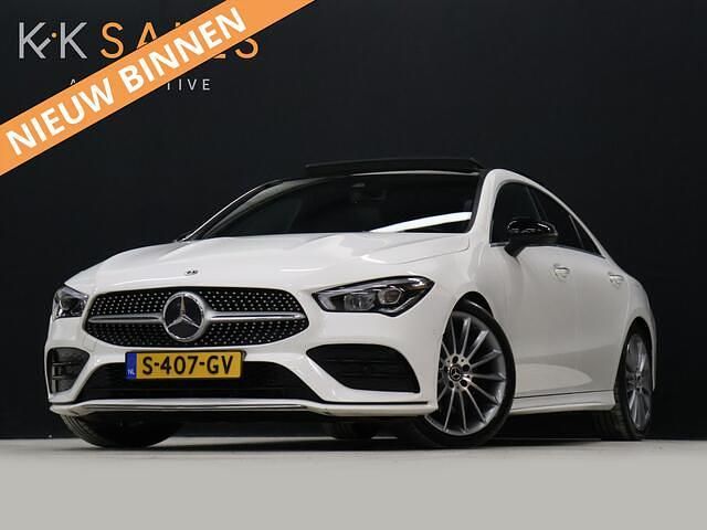 Wit Gebruikt 2019 Mercedes CLA200 Premium Plus Sedan | € 27.940 (Goede deal) - Afbeelding 1/4