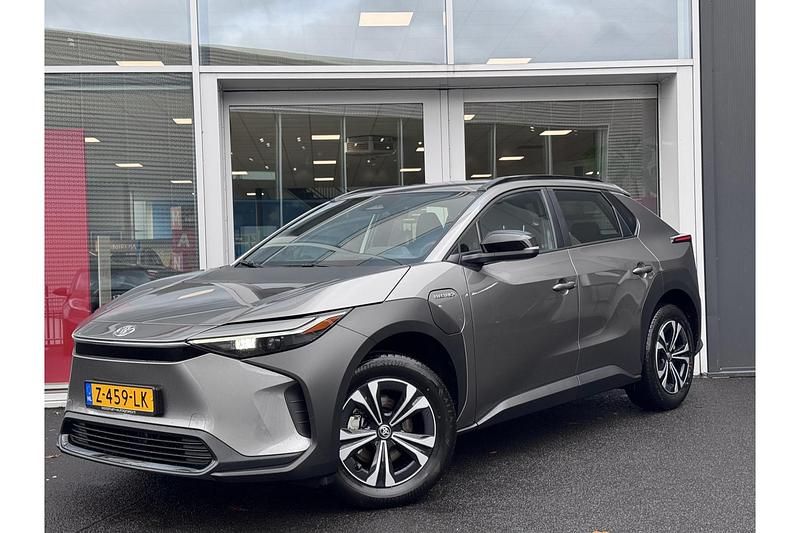 Grijs Gebruikt 2024 Toyota bZ4X Active SUV | € 37.249 (Eerlijke prijs) - Afbeelding 1/1