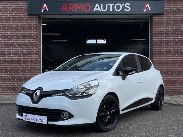 Wit Occasion 2013 Renault Clio IV Collection Hatchback | € 6.850 (Duur) - Afbeelding 1/4