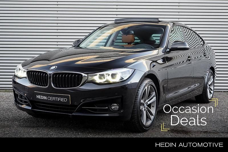 Zwart Occasion 2019 BMW 320 Executive Hatchback | € 25.945 (Goede deal) - Afbeelding 1/4