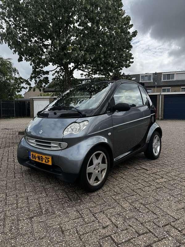 Zwart Gebruikt 2003 Smart ForTwo Cabrio Pure Cabriolet | € 1.850 - Afbeelding 1/4