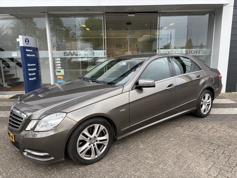Grijs Gebruikt 2011 Mercedes E250 Avantgarde Sedan | € 9.950 (Goede deal) - Afbeelding 1/4