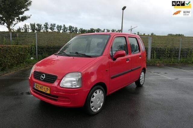 Rood, metallic lak Gebruikt 2001 Opel Agila Comfort Hatchback | € 999 (Goede deal) - Afbeelding 1/4